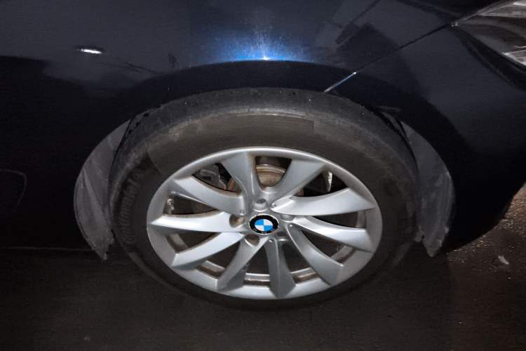 Used BMW 3 Series GT 2018 320i Sport Edition Right Front Wheel Hub