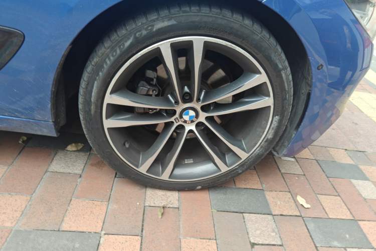 Used BMW 3 Series GT 2018 330i xDrive M Sport Edition Right Front Wheel Hub