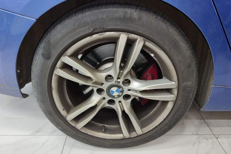 Used BMW 3 Series GT 2018 320i M Sport Edition Right Rear Wheel Hub