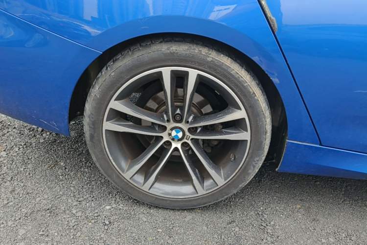 Used BMW 3 Series GT 2018 330i xDrive M Sport Edition Right Rear Wheel Hub