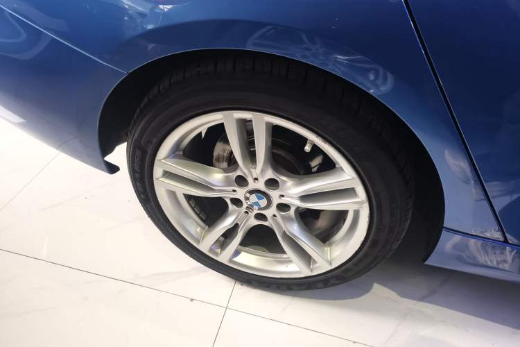 Used BMW 3 Series GT 2018 320i M Sport Edition Right Rear Wheel Hub
