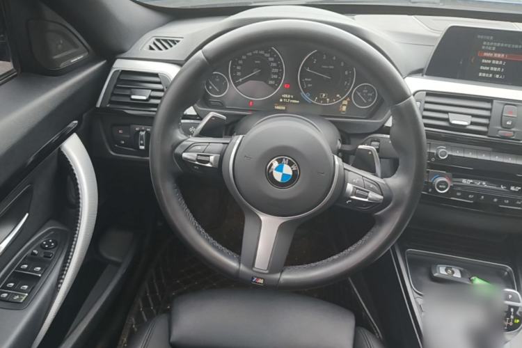 Used BMW 3 Series GT 2018 320i Sport Edition Steering Wheel