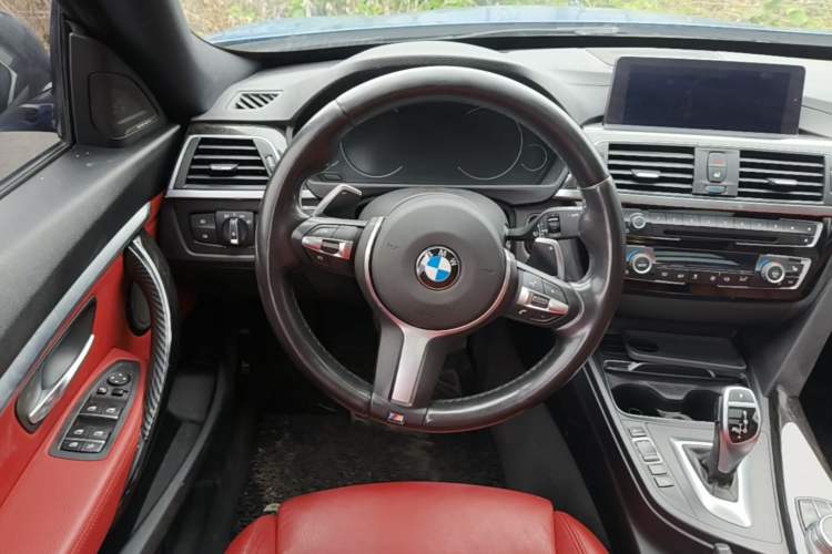 Used BMW 3 Series GT 2018 330i xDrive M Sport Edition Steering Wheel