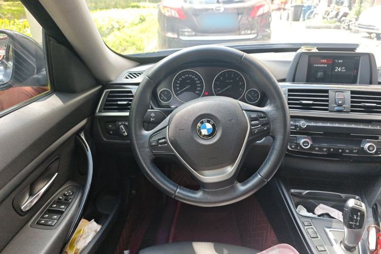 Used BMW 3 Series GT 2018 320i Sport Edition Steering Wheel
