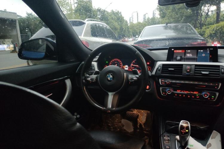 Used BMW 3 Series GT 2018 320i M Sport Edition Steering Wheel