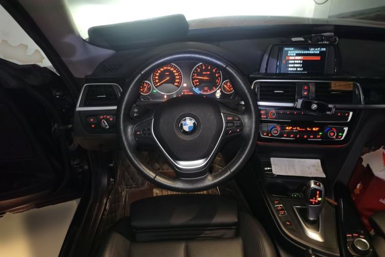 Used BMW 3 Series GT 2018 320i Sport Edition Steering Wheel