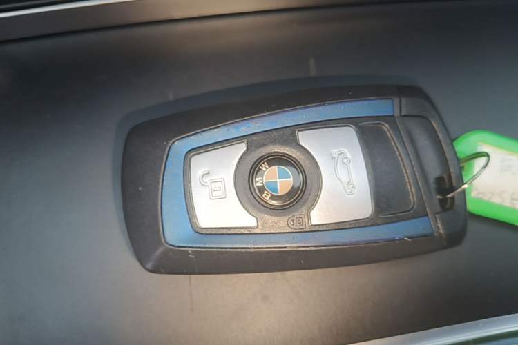 Used BMW 3 Series GT 2018 320i Sport Edition Vehicle Key