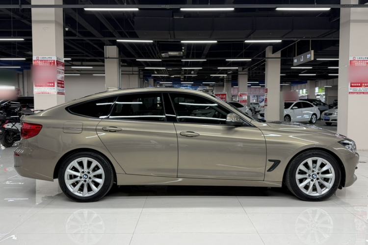 Used BMW 3 Series GT 2018 320i Sport Edition Exterior 3