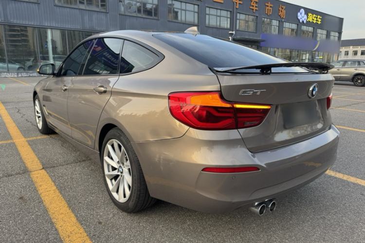 Used BMW 3 Series GT 2018 320i Sport Edition Exterior 3