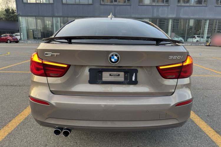 Used BMW 3 Series GT 2018 320i Sport Edition Exterior 4