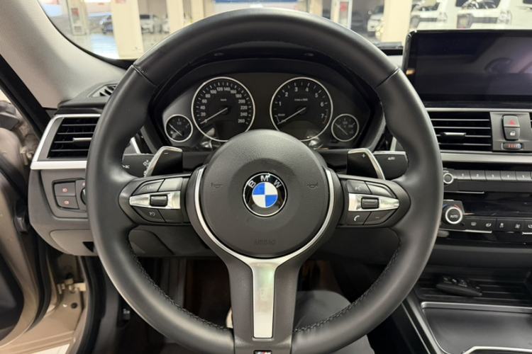 Used BMW 3 Series GT 2018 320i Sport Edition Interior 11