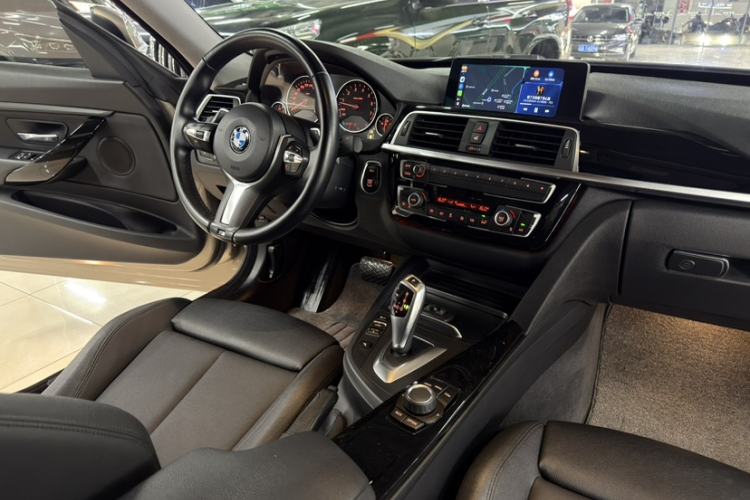 Used BMW 3 Series GT 2018 320i Sport Edition Interior 3
