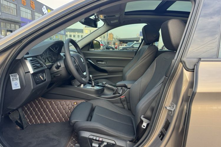 Used BMW 3 Series GT 2018 320i Sport Edition Interior 4