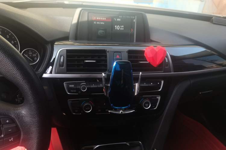 Used BMW 3 Series GT 2018 320i Sport Edition Audio And AC Panel