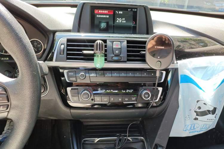 Used BMW 3 Series GT 2018 320i Sport Edition Audio And AC Panel