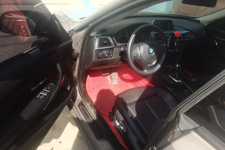 Used BMW 3 Series GT 2018 320i Sport Edition Driver Seat