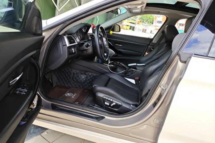 Used BMW 3 Series GT 2018 320i Sport Edition Driver Seat