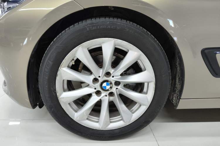 Used BMW 3 Series GT 2018 320i Sport Edition Exterior 2