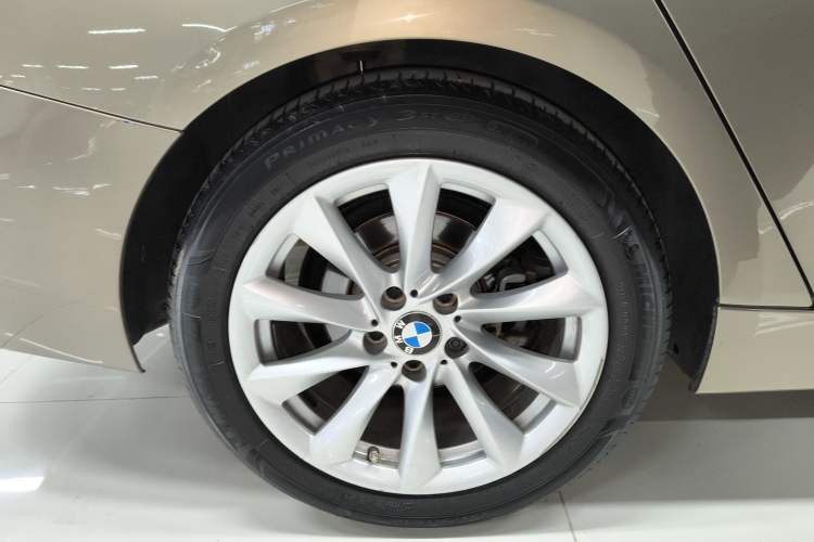 Used BMW 3 Series GT 2018 320i Sport Edition Exterior 3