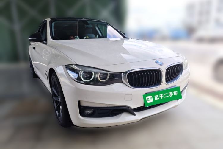 Used BMW 3 Series GT 2018 320i Sport Edition Front Right 45 Deg