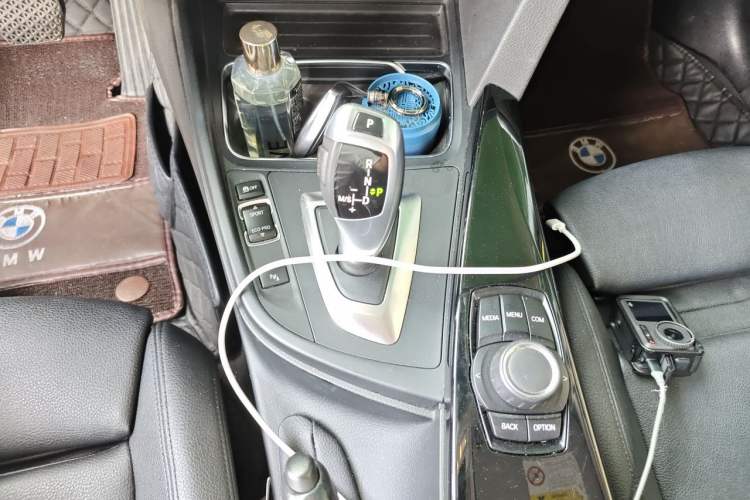 Used BMW 3 Series GT 2018 320i Sport Edition Gear Lever