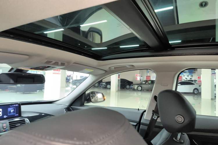 Used BMW 3 Series GT 2018 320i Sport Edition Headliner