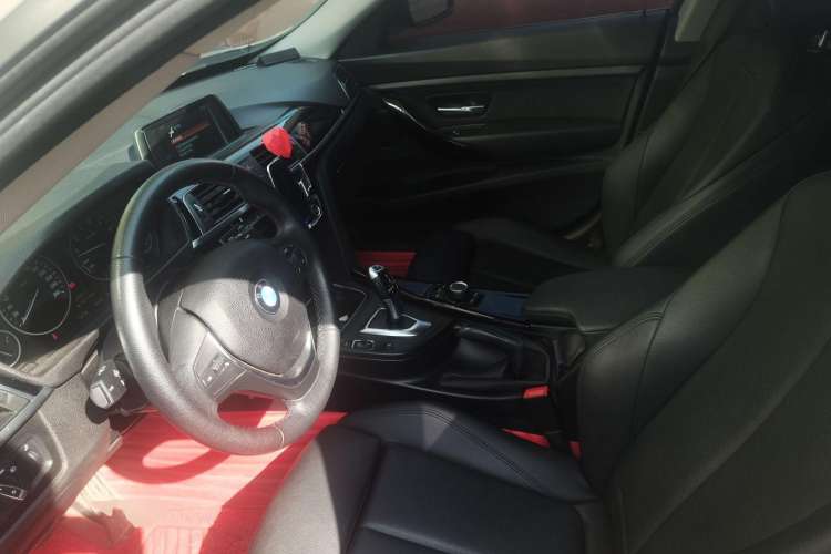 Used BMW 3 Series GT 2018 320i Sport Edition Left Front Seat
