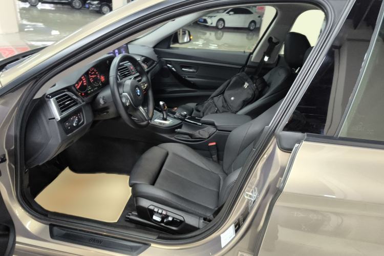 Used BMW 3 Series GT 2018 320i Sport Edition Left Front Seat