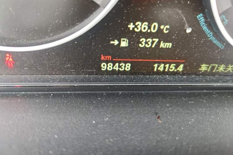 Used BMW 3 Series GT 2018 320i Sport Edition Odometer Close Up