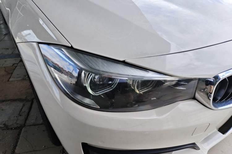 Used BMW 3 Series GT 2018 320i Sport Edition Right Front Headlight