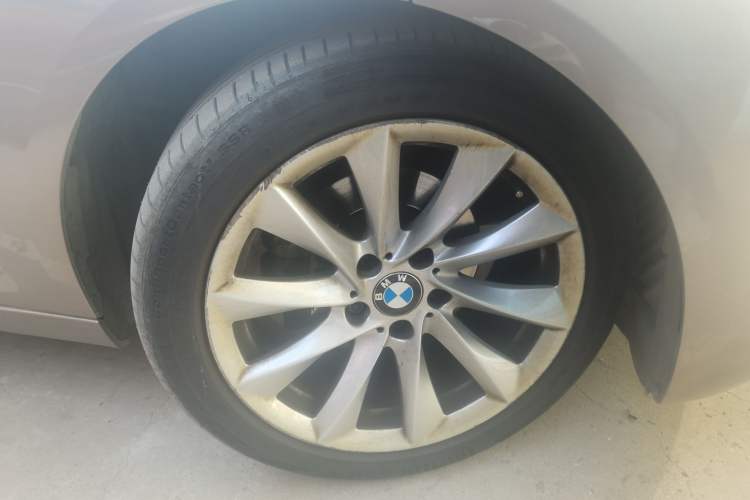 Used BMW 3 Series GT 2018 320i Sport Edition Right Front Wheel Hub