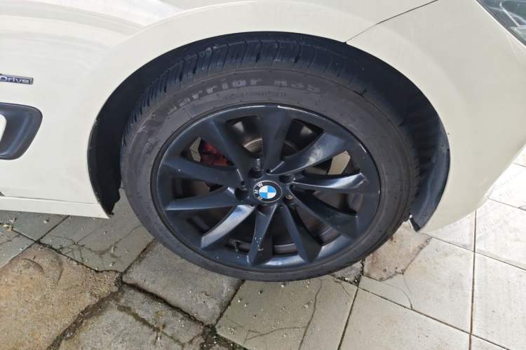 Used BMW 3 Series GT 2018 320i Sport Edition Right Front Wheel Hub