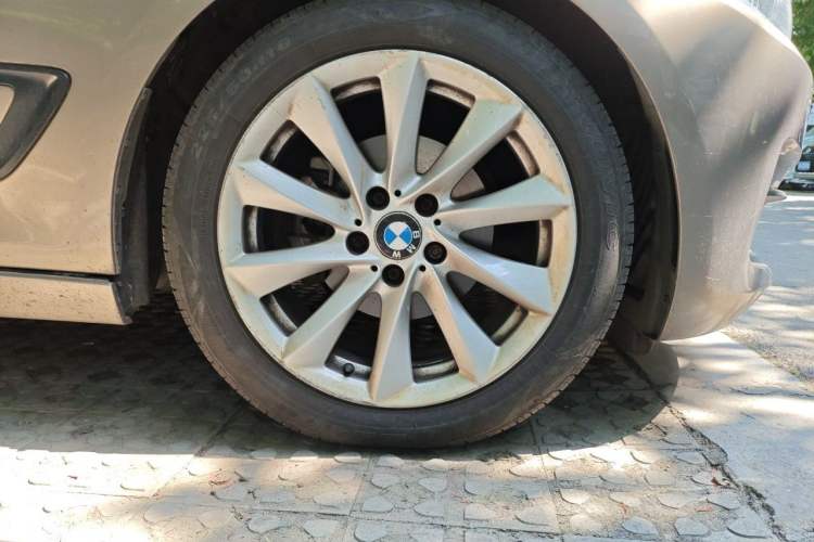 Used BMW 3 Series GT 2018 320i Sport Edition Right Front Wheel Hub