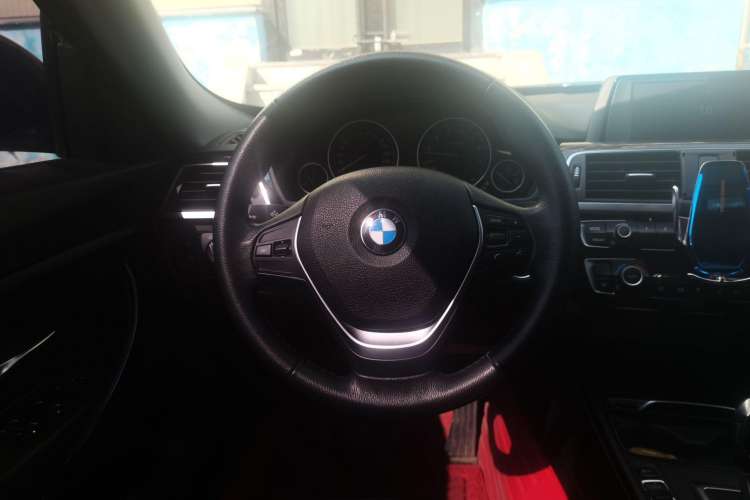Used BMW 3 Series GT 2018 320i Sport Edition Steering Wheel