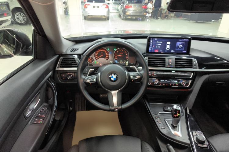 Used BMW 3 Series GT 2018 320i Sport Edition Steering Wheel