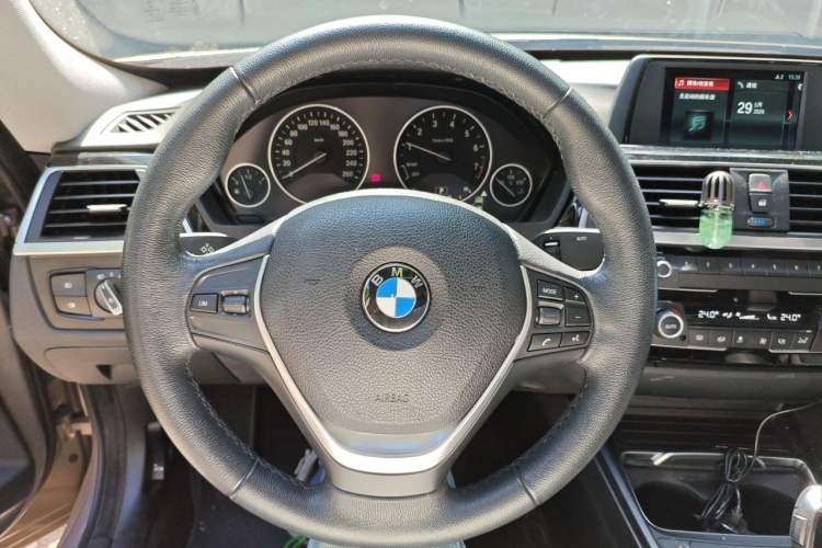 Used BMW 3 Series GT 2018 320i Sport Edition Steering Wheel