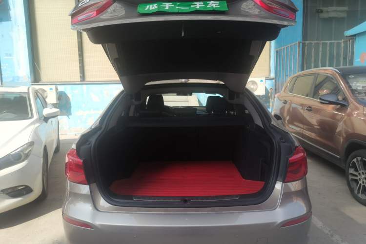 Used BMW 3 Series GT 2018 320i Sport Edition Trunk