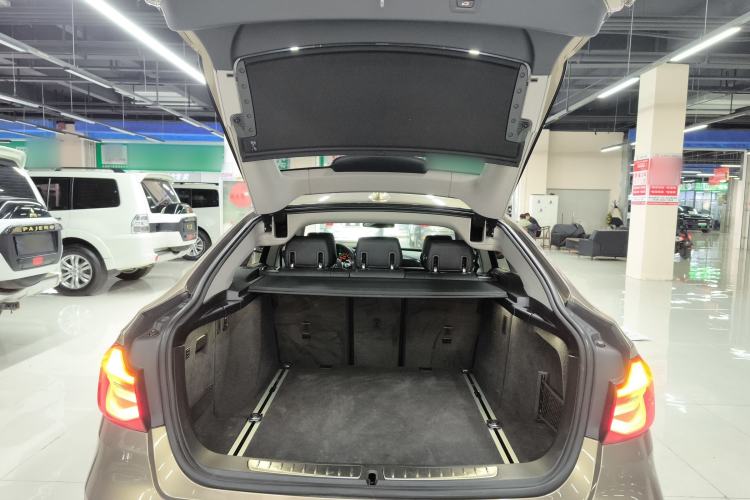 Used BMW 3 Series GT 2018 320i Sport Edition Trunk