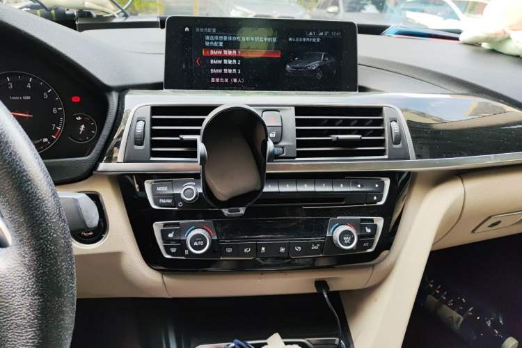 Used BMW 3 Series GT 2018 320i Luxury Design Package Audio And AC Panel