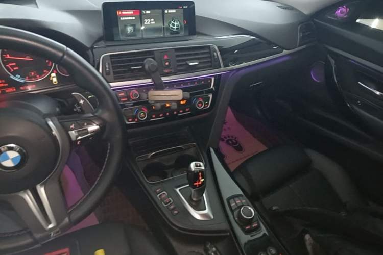 Used BMW 3 Series GT 2018 320i Sport Edition Audio And AC Panel