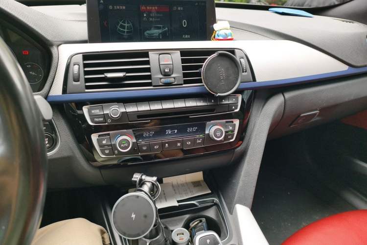 Used BMW 3 Series GT 2018 330i xDrive M Sport Edition Audio And AC Panel