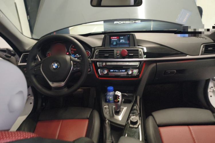 Used BMW 3 Series GT 2018 320i Sport Edition Center Console
