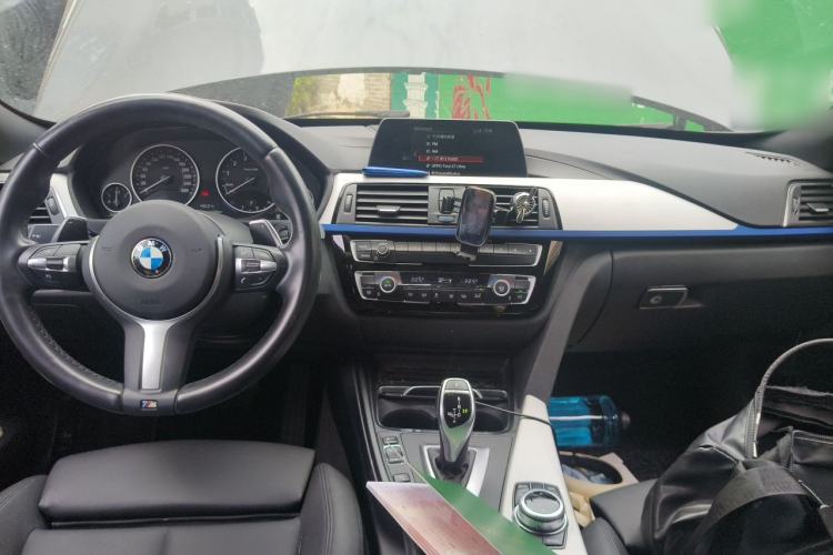 Used BMW 3 Series GT 2018 320i M Sport Edition Center Console