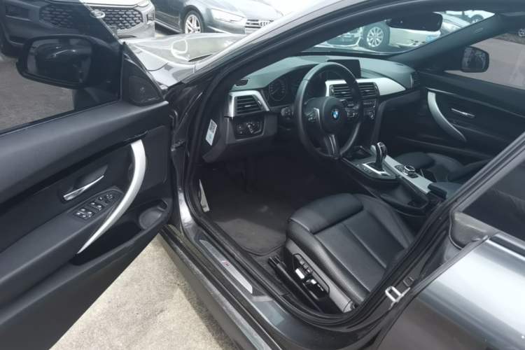 Used BMW 3 Series GT 2018 320i M Sport Edition Driver Seat