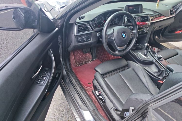 Used BMW 3 Series GT 2018 320i Sport Edition Driver Seat