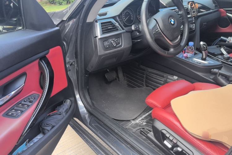 Used BMW 3 Series GT 2018 320i Sport Edition Driver Seat