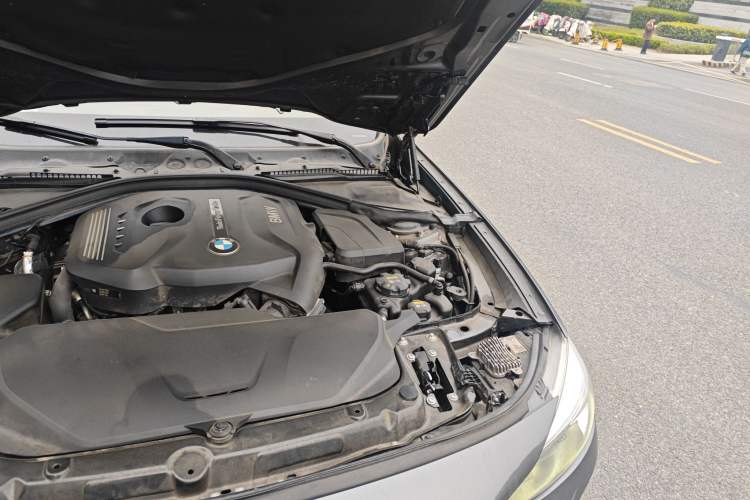 Used BMW 3 Series GT 2018 330i xDrive M Sport Edition Engine Bay Left