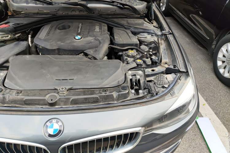 Used BMW 3 Series GT 2018 320i Luxury Design Package Engine Bay Left