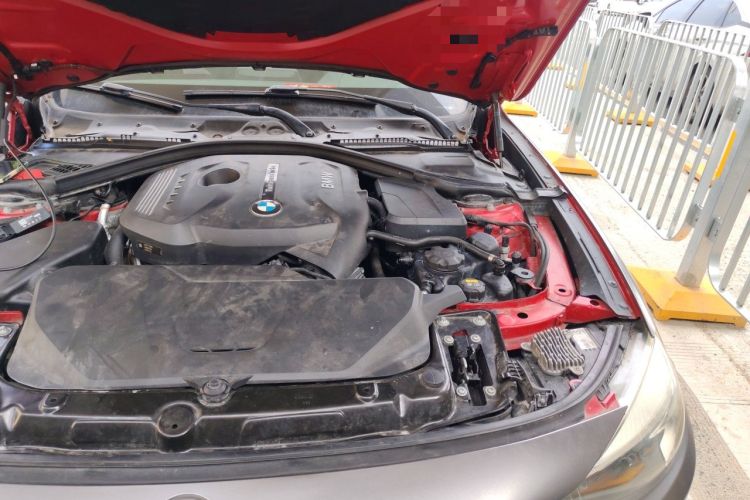 Used BMW 3 Series GT 2018 320i Sport Edition Engine Bay Left