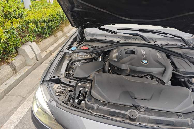 Used BMW 3 Series GT 2018 330i xDrive M Sport Edition Engine Bay Right